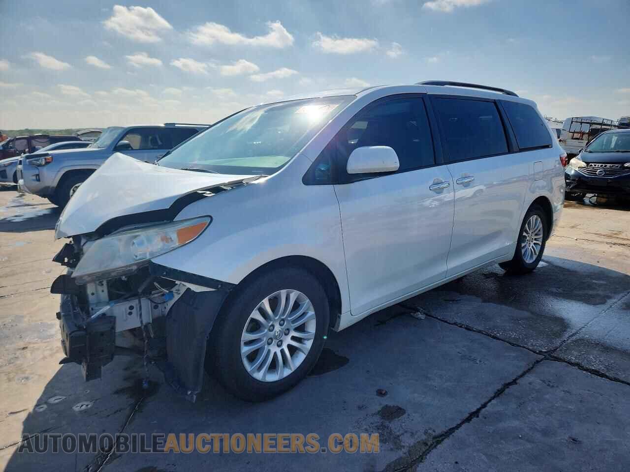5TDYK3DC7FS578458 TOYOTA SIENNA 2015