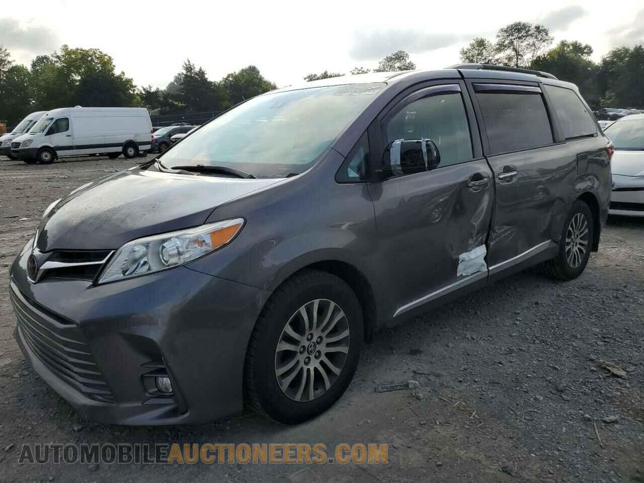 5TDYZ3DC3JS932142 TOYOTA All Models 2018