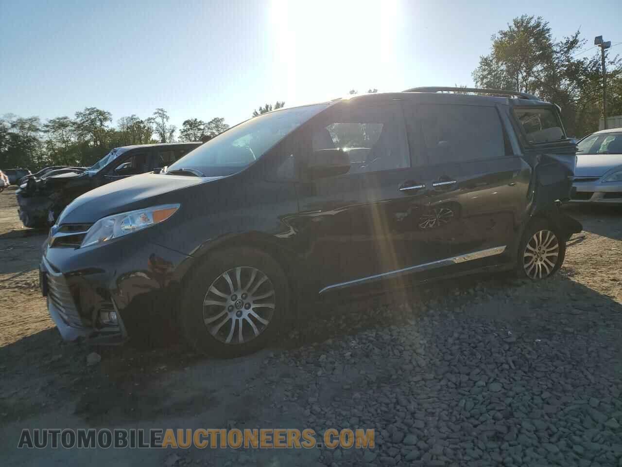 5TDYZ3DC7JS933178 TOYOTA All Models 2018