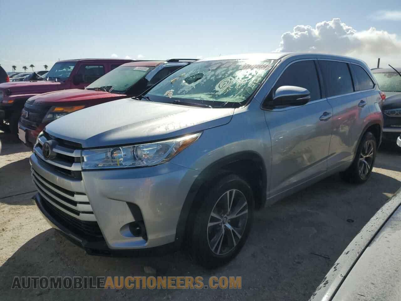 5TDZARFH2JS040357 TOYOTA HIGHLANDER 2018