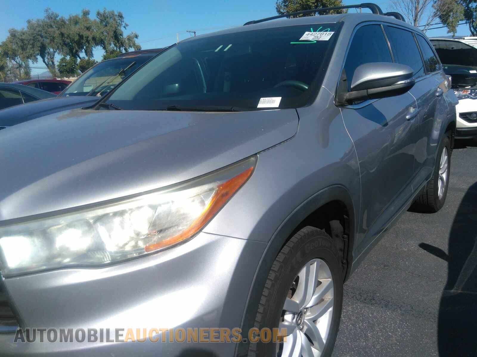 5TDZARFH4GS018708 Toyota Highlander 2016