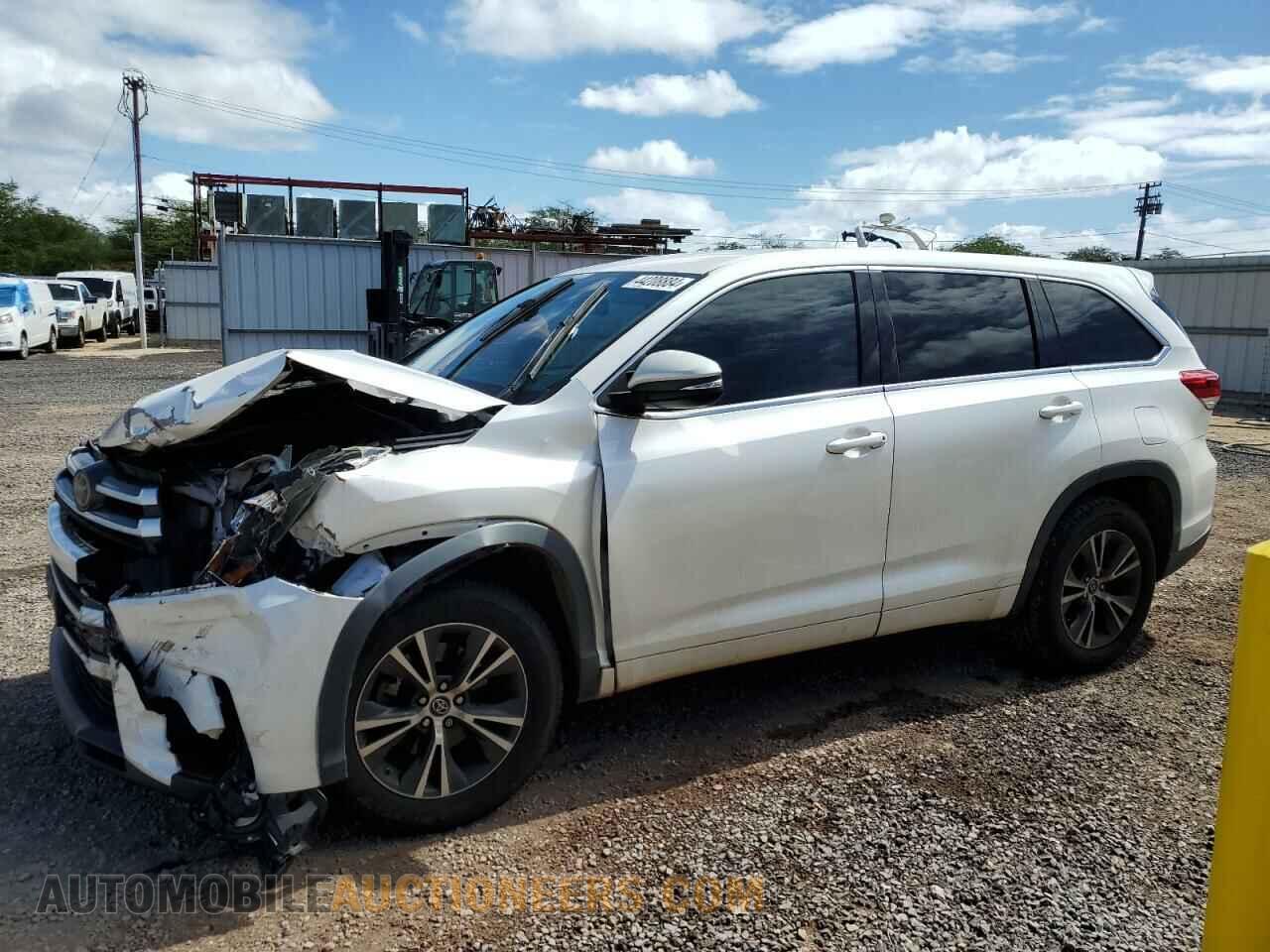 5TDZZRFH4JS256624 TOYOTA HIGHLANDER 2018