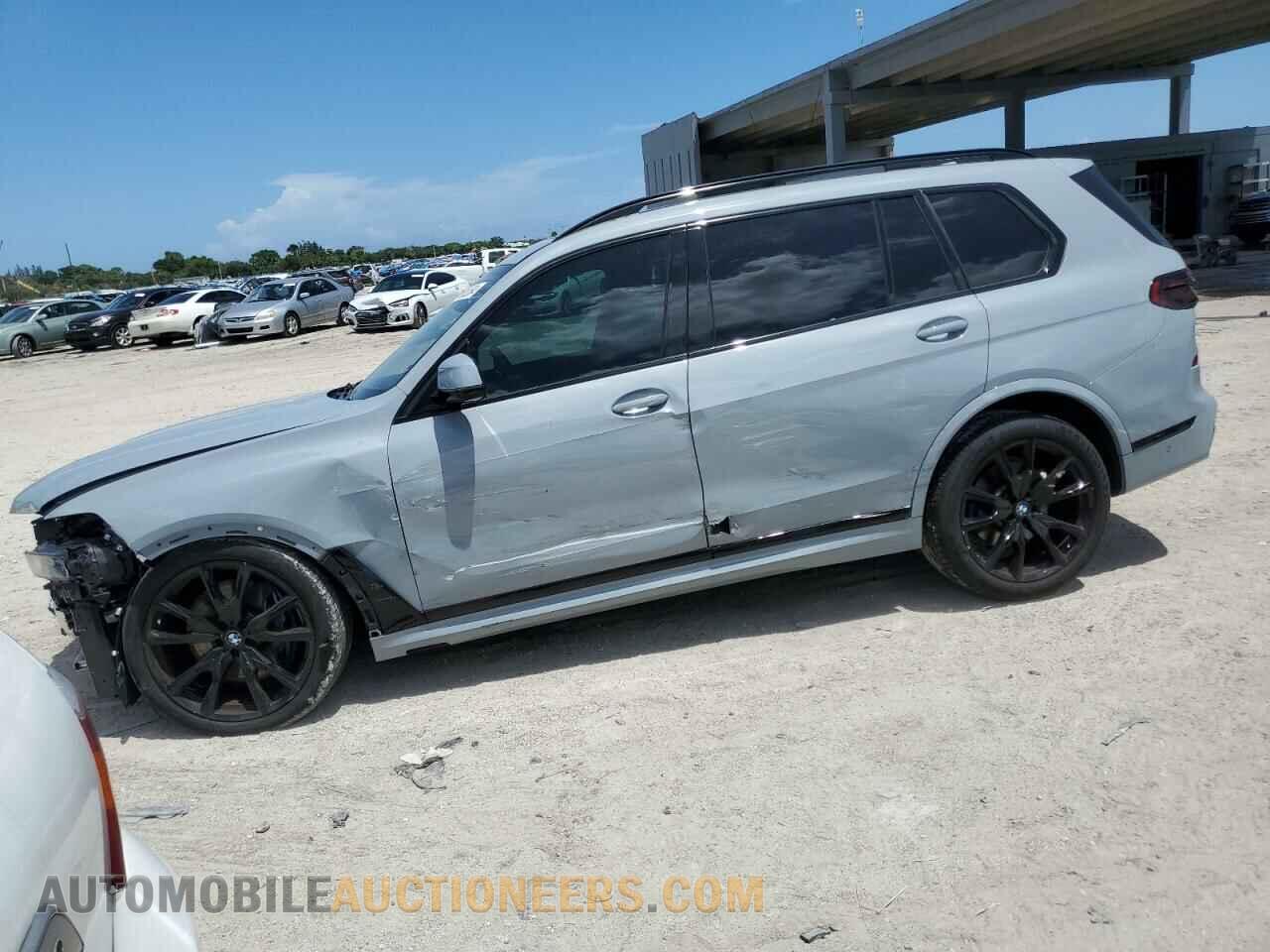 5UX23EM03P9S06067 BMW X7 2023