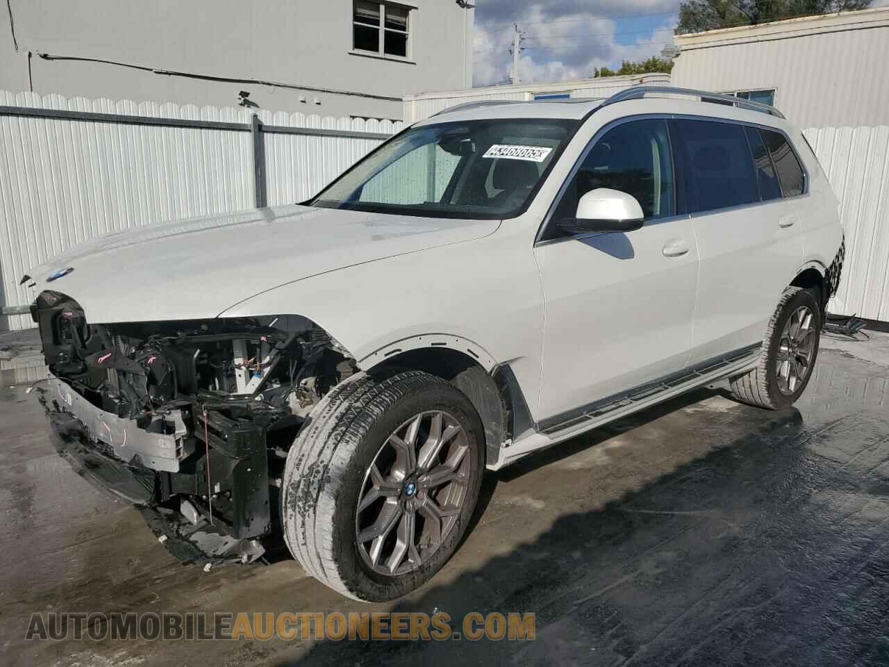 5UX23EM05S9W36594 BMW X7 2025