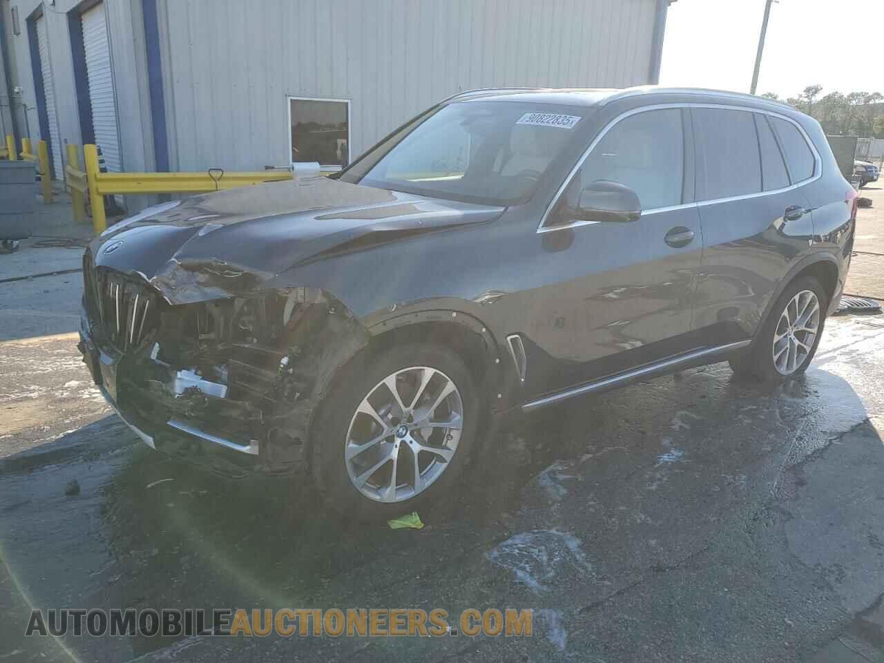 5UXCR6C52KLL03682 BMW X5 2019