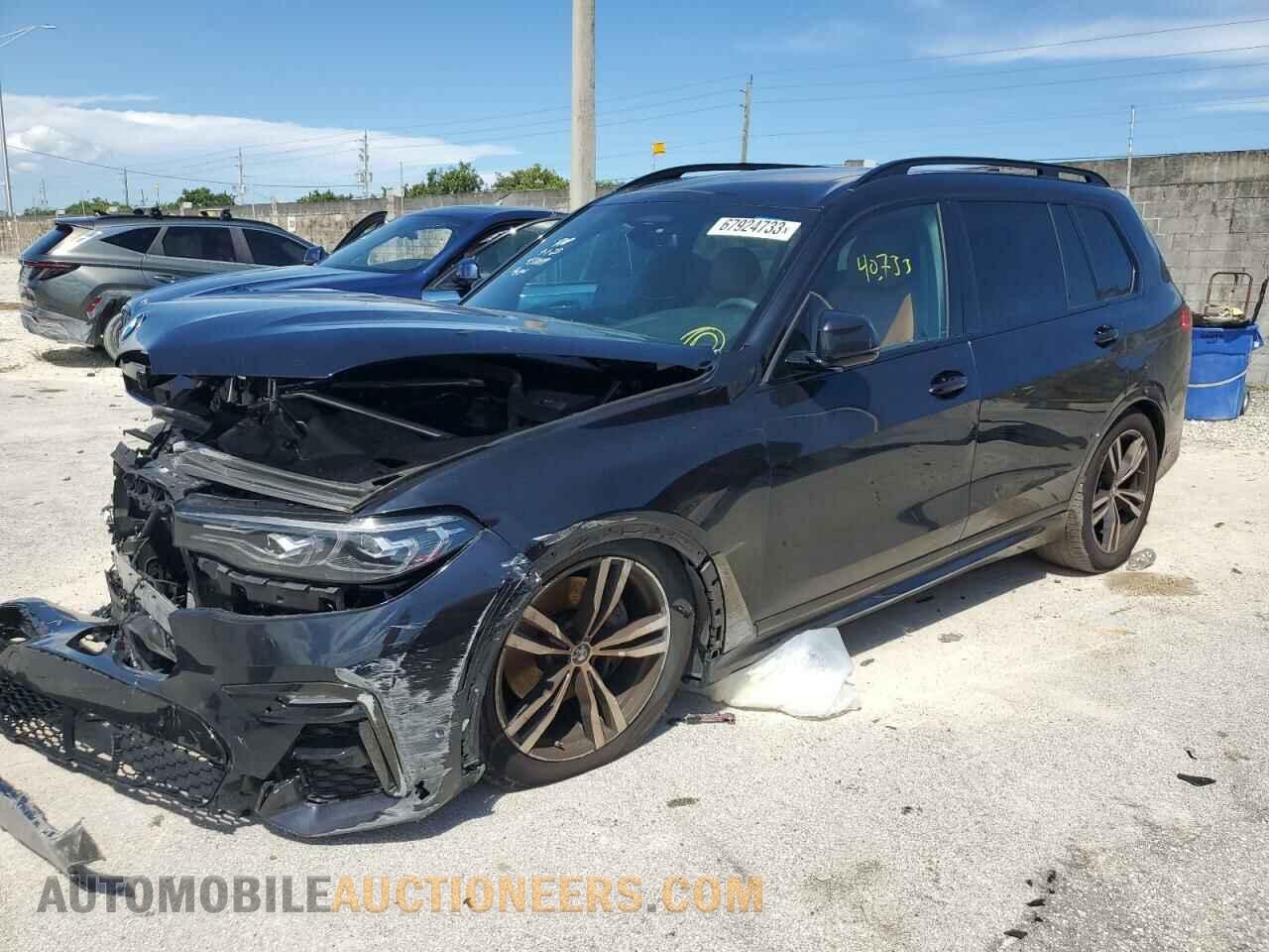 5UXCW2C00M9F06384 BMW X7 2021