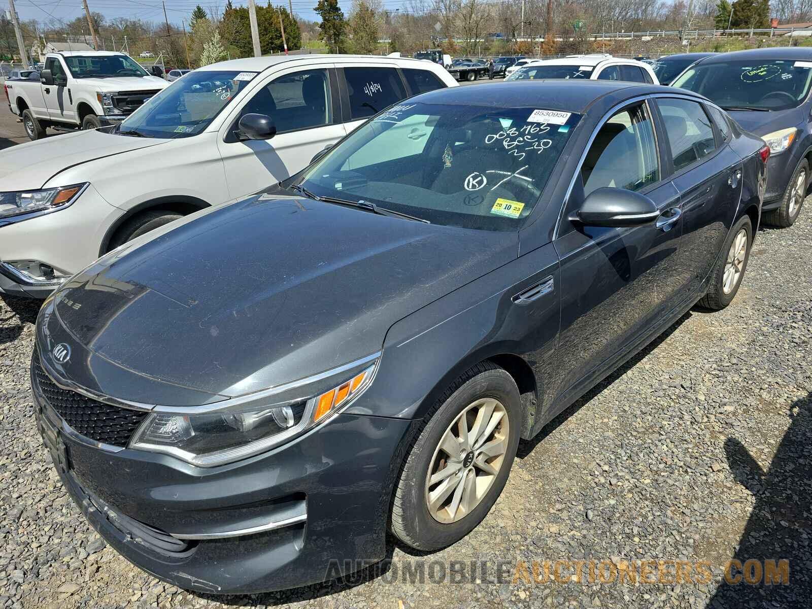 5XXGT4L38GG008763 Kia Optima 2016