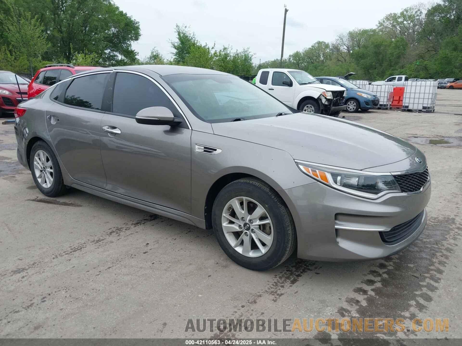 5XXGT4L38JG238438 KIA OPTIMA 2018