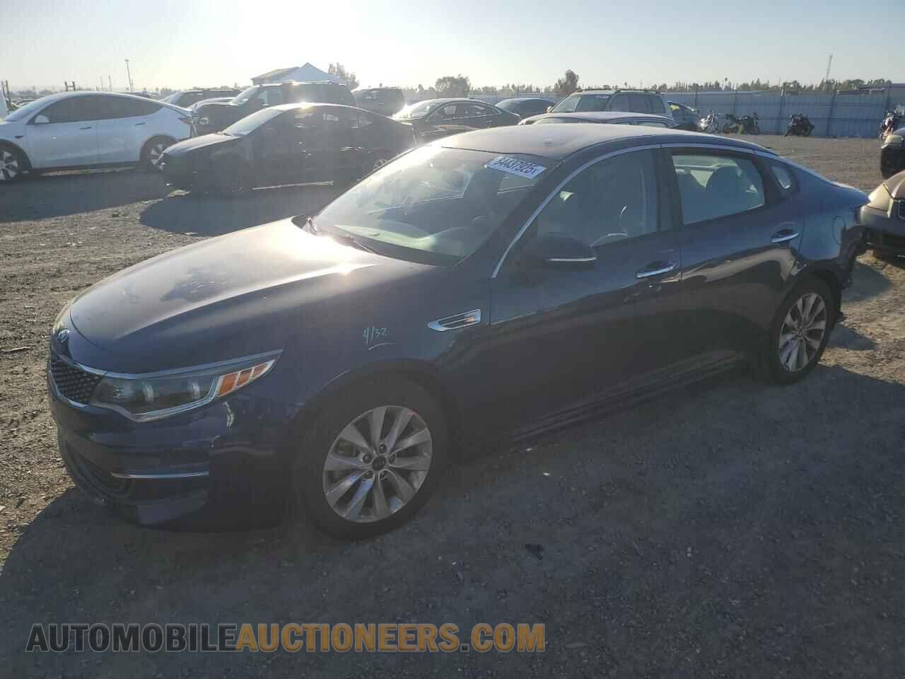 5XXGU4L39GG003651 KIA OPTIMA 2016