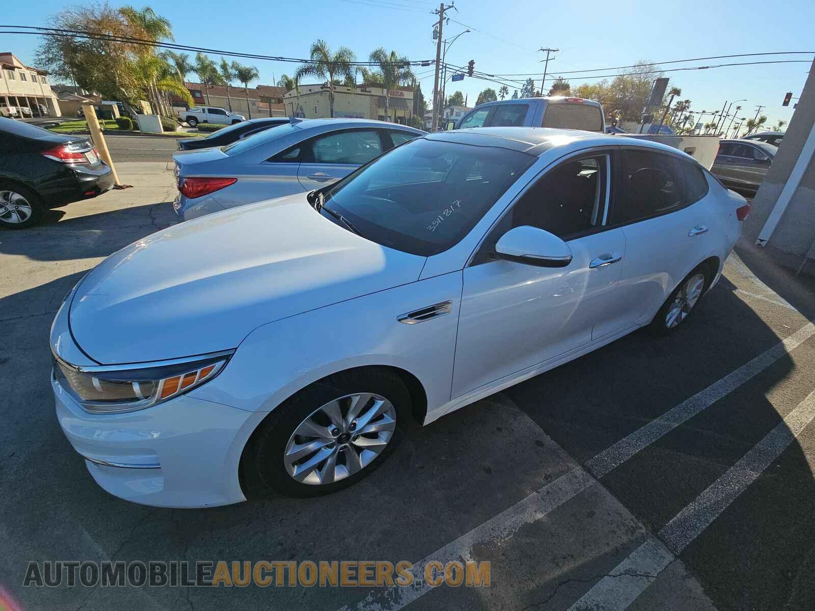 5XXGU4L39GG093383 Kia Optima 2016