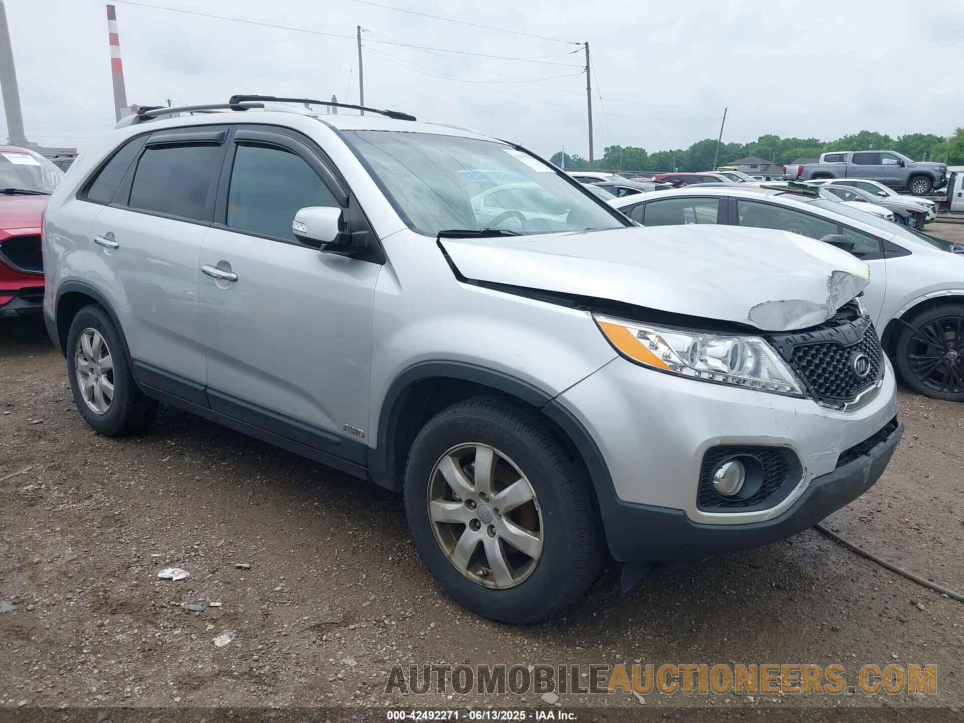 5XYKTCA68DG320963 KIA SORENTO 2013