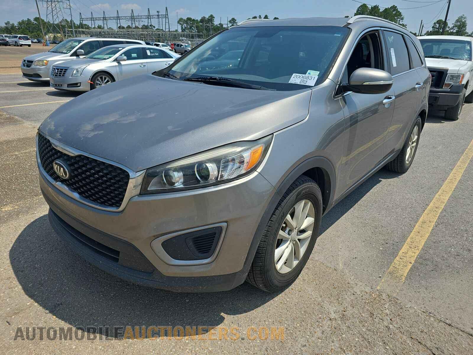 5XYPG4A39GG077383 Kia Sorento 2016