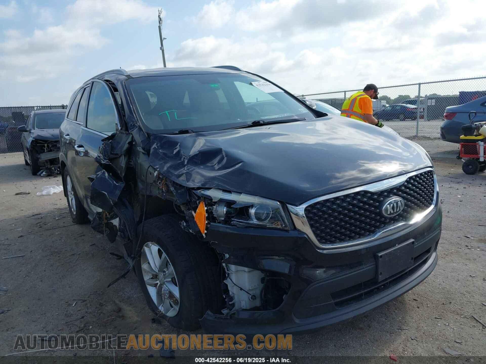 5XYPGDA39GG137257 KIA SORENTO 2016