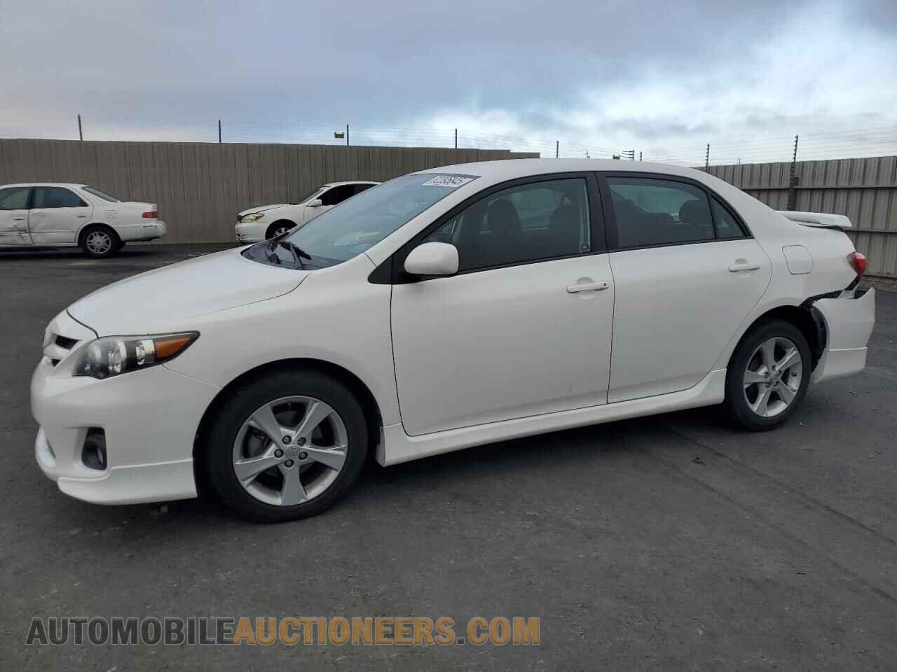 5YFBU4EE1DP090621 TOYOTA COROLLA 2013