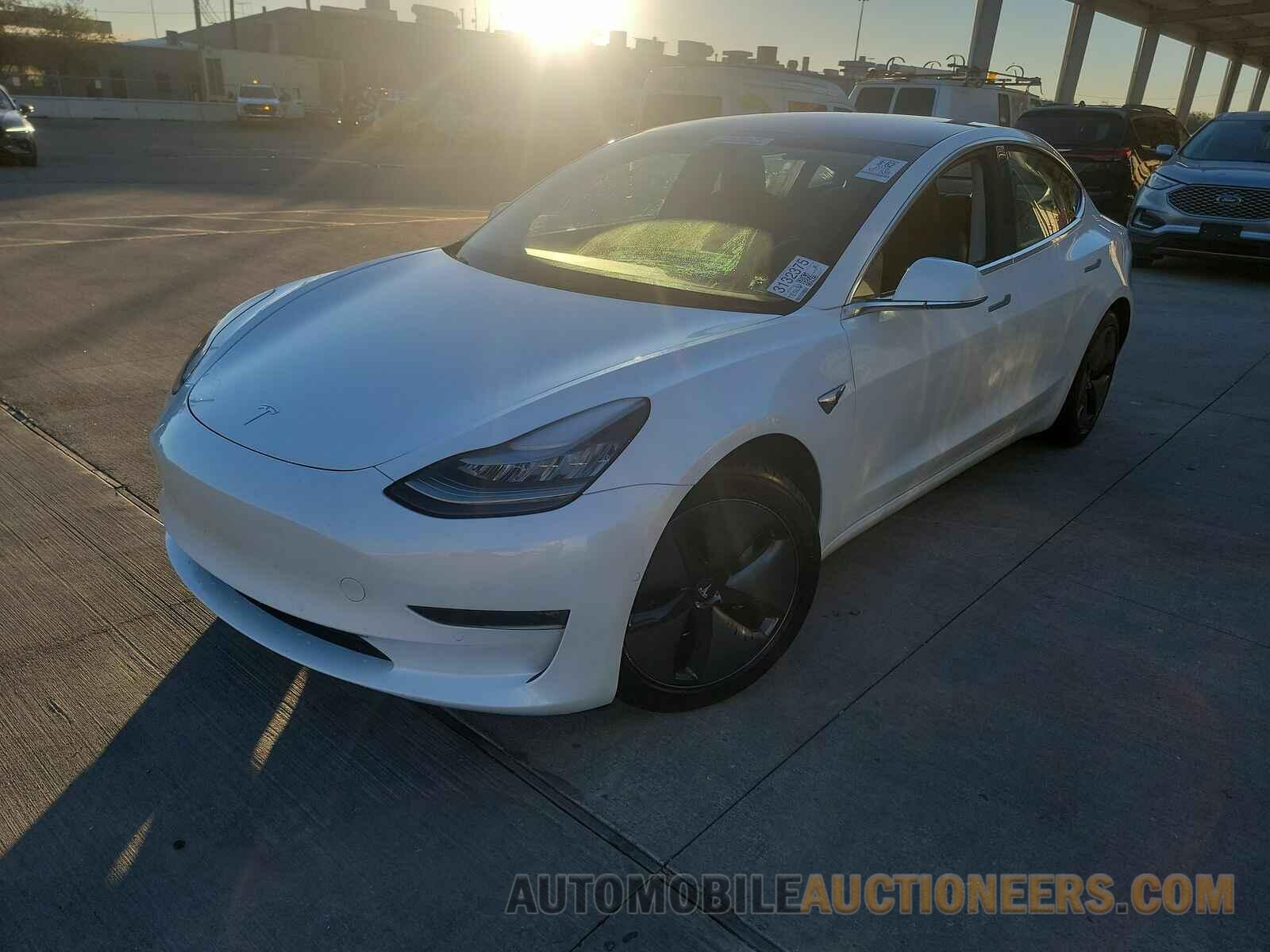 5YJ3E1EA0JF098732 Tesla Model 3 2018