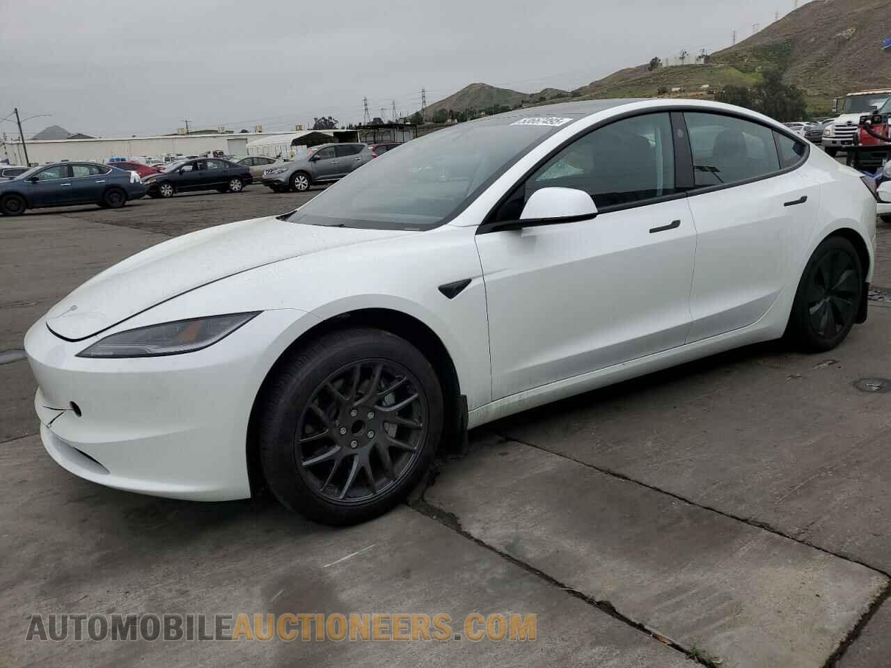 5YJ3E1EAXRF856426 TESLA MODEL 3 2024