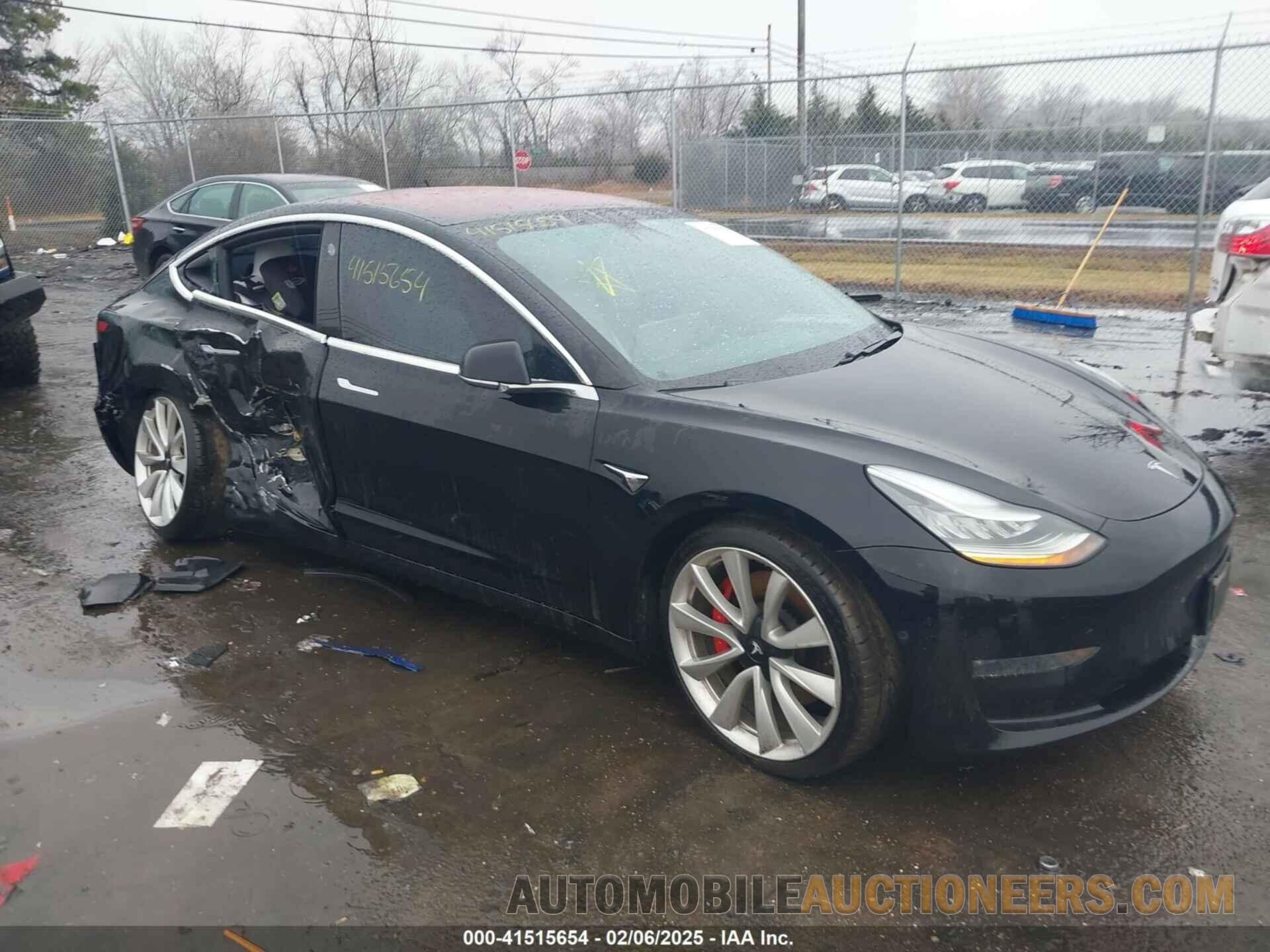 5YJ3E1EB9JF081811 TESLA MODEL 3 2018