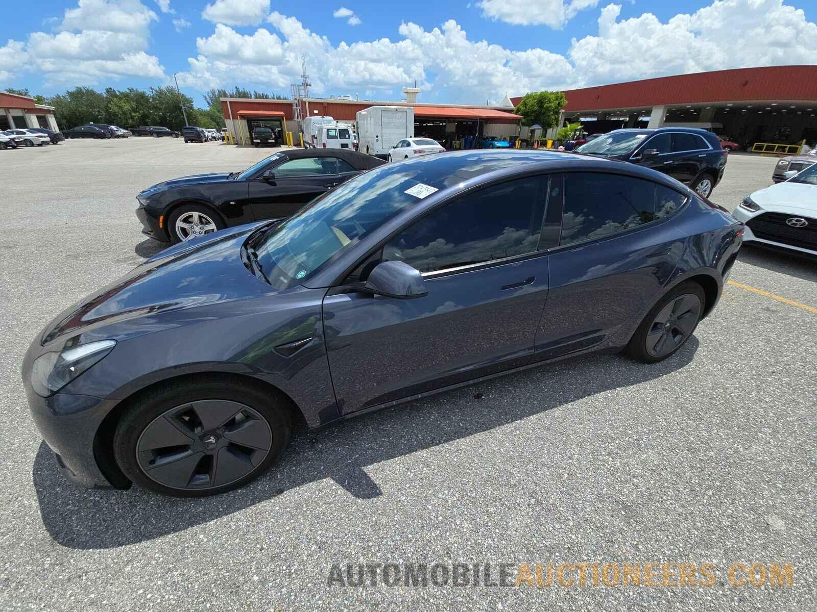 5YJ3E1EB9NF180795 Tesla Model 3 2022