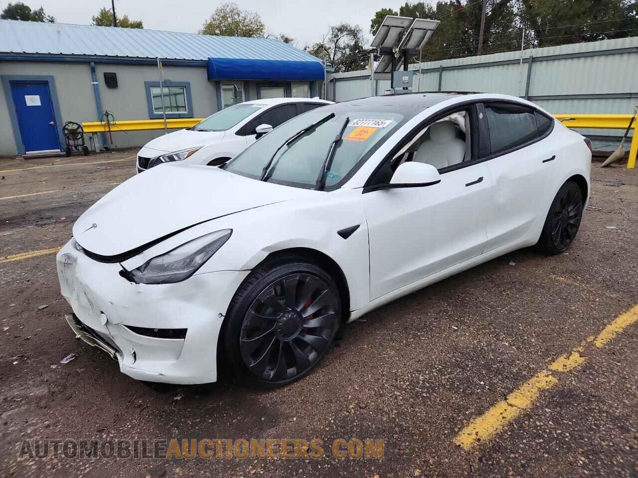 5YJ3E1EC8MF856435 TESLA MODEL 3 2021