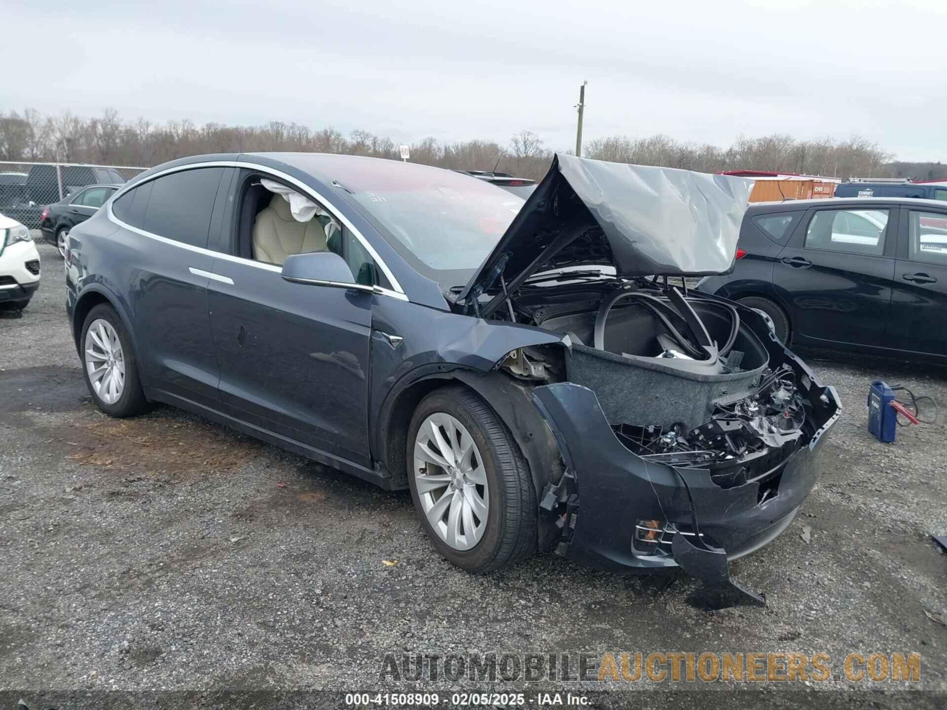 5YJXCBE24LF242775 TESLA MODEL X 2020