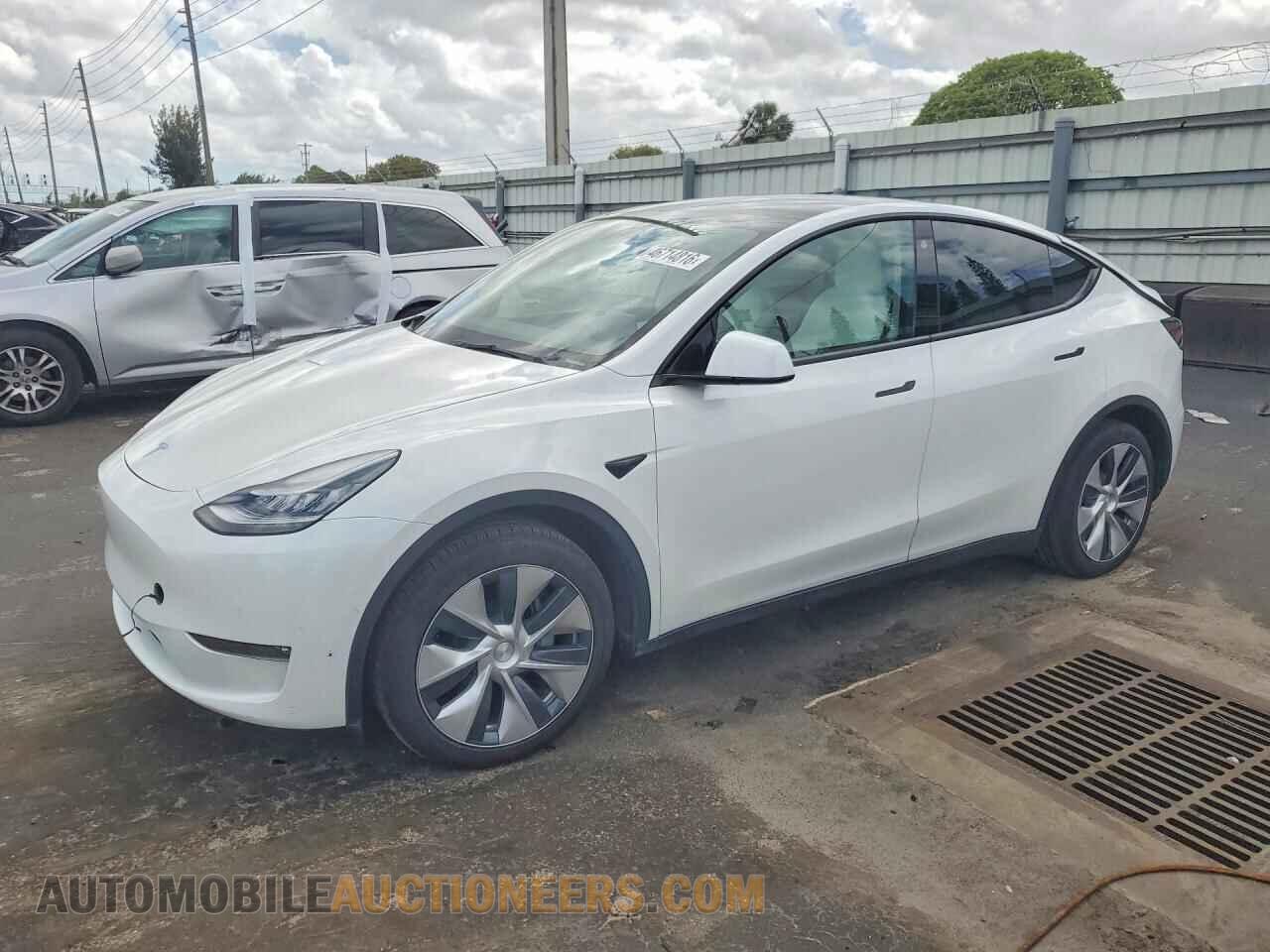 5YJYGDEE9MF151663 TESLA MODEL Y 2021