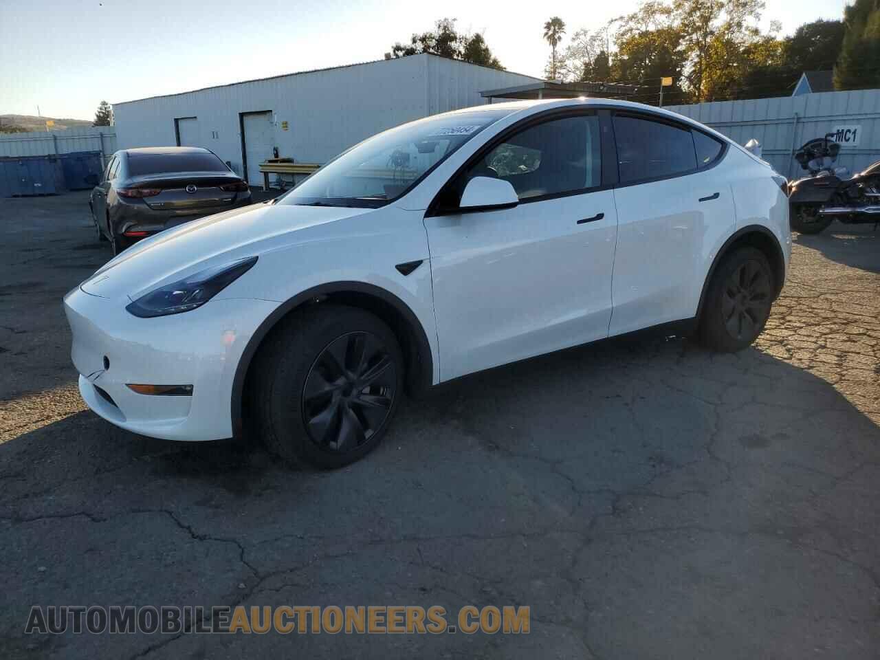 7SAYGAEE1RF103678 TESLA MODEL Y 2024