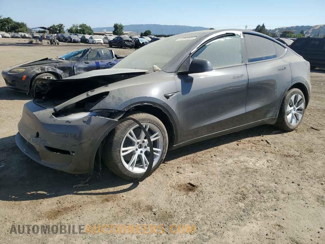 7SAYGAEE2RF006196 TESLA MODEL Y 2024