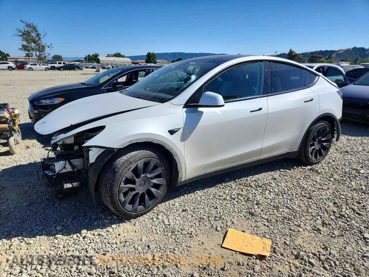 7SAYGAEE2RF008613 TESLA MODEL Y 2024
