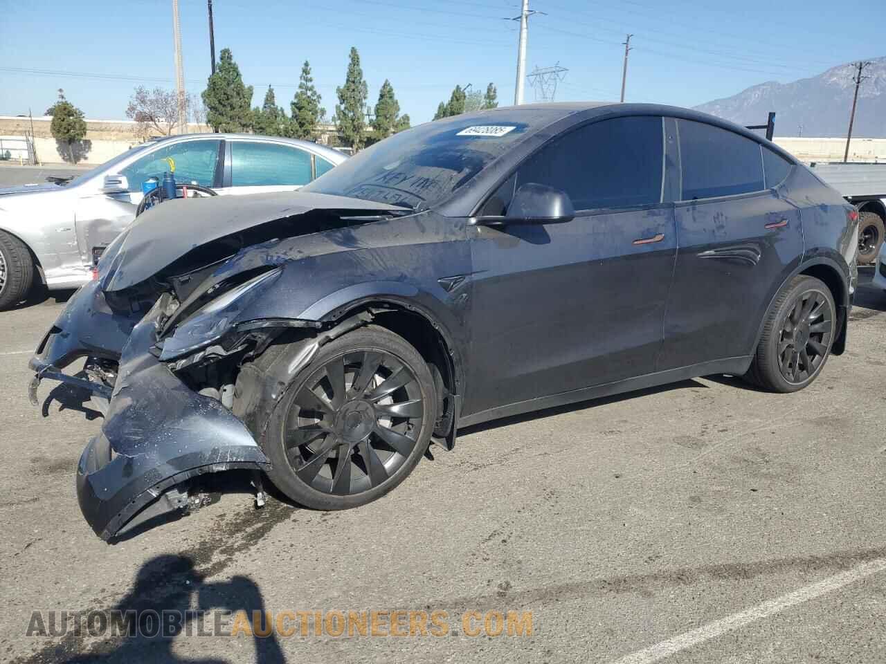 7SAYGAEE2RF098877 TESLA MODEL Y 2024