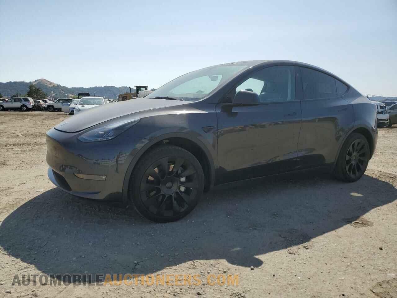 7SAYGAEE2RF101616 TESLA MODEL Y 2024