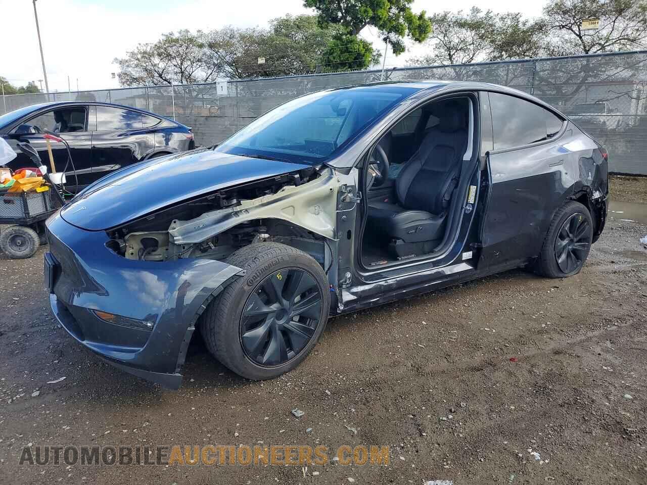 7SAYGAEE2RF124149 TESLA MODEL Y 2024