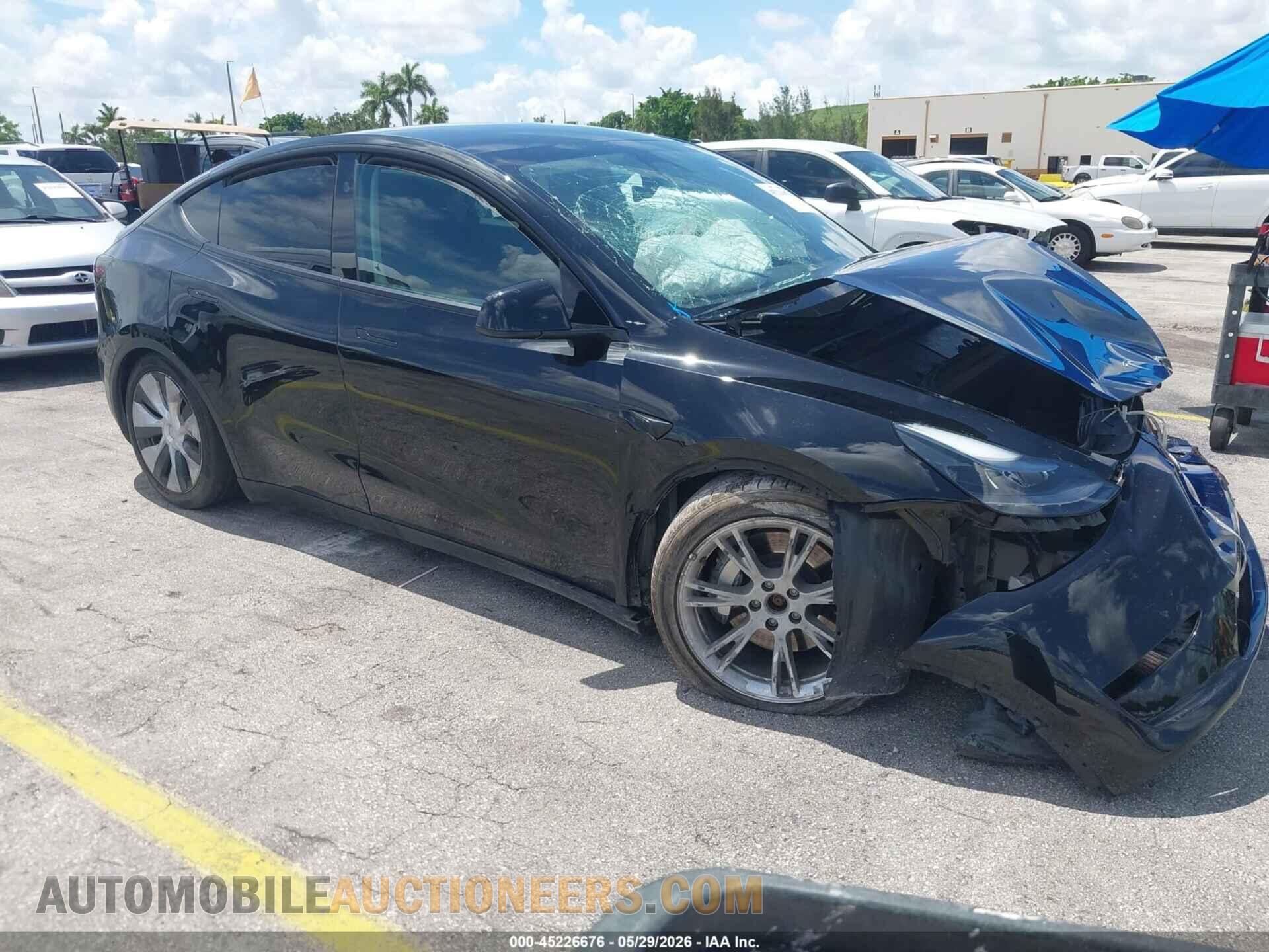 7SAYGAEE3RF024271 TESLA MODEL Y 2024