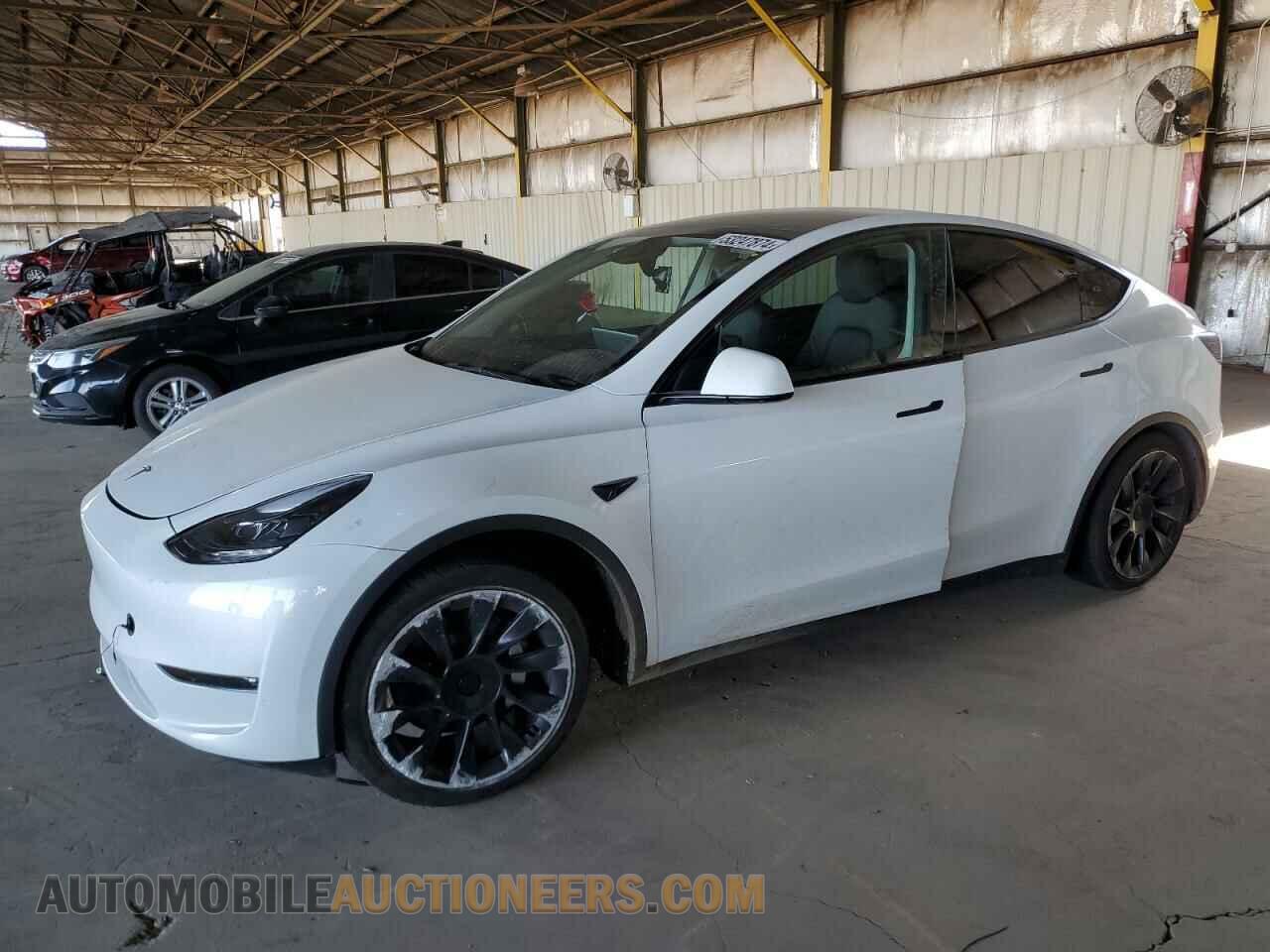 7SAYGAEE3RF035920 TESLA MODEL Y 2024