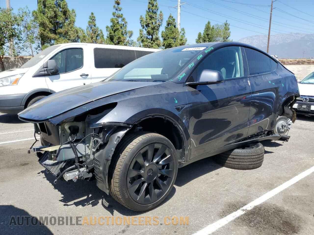 7SAYGAEE3RF074975 TESLA MODEL Y 2024