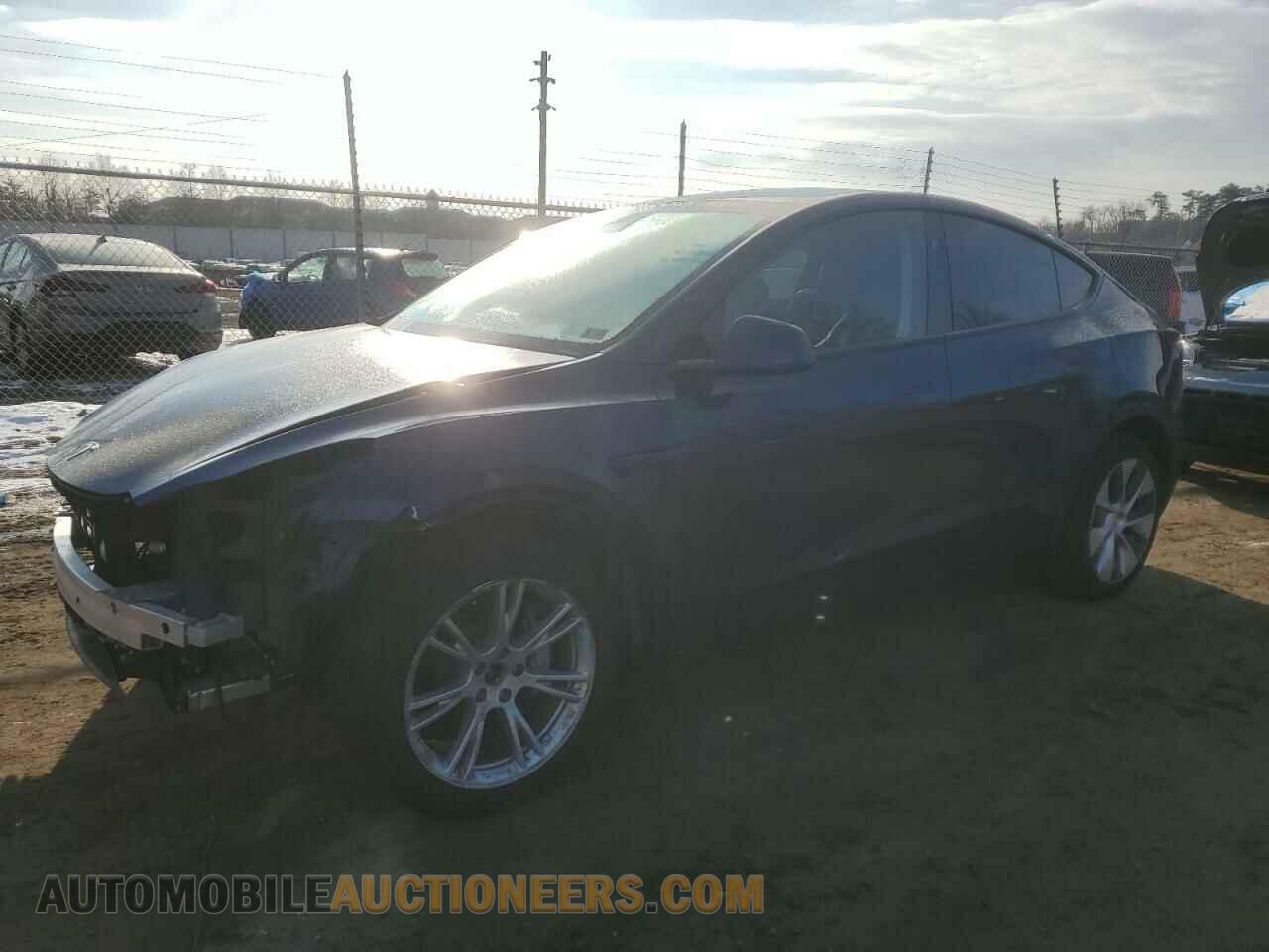 7SAYGAEE4RF077822 TESLA MODEL Y 2024