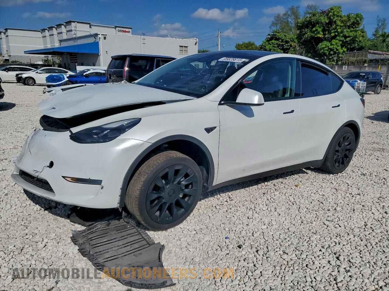 7SAYGAEE5RF033697 TESLA MODEL Y 2024