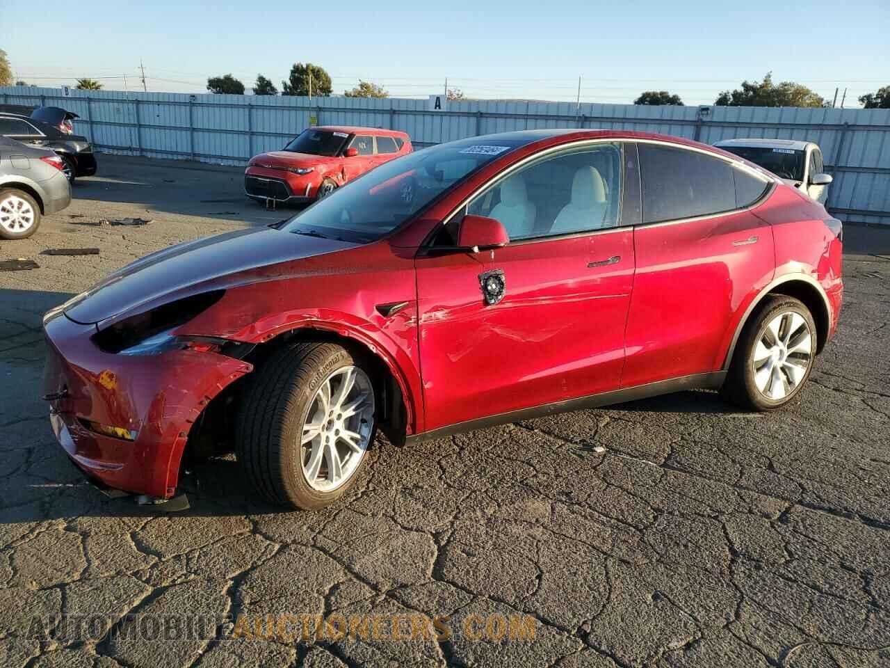 7SAYGAEE5RF068997 TESLA MODEL Y 2024