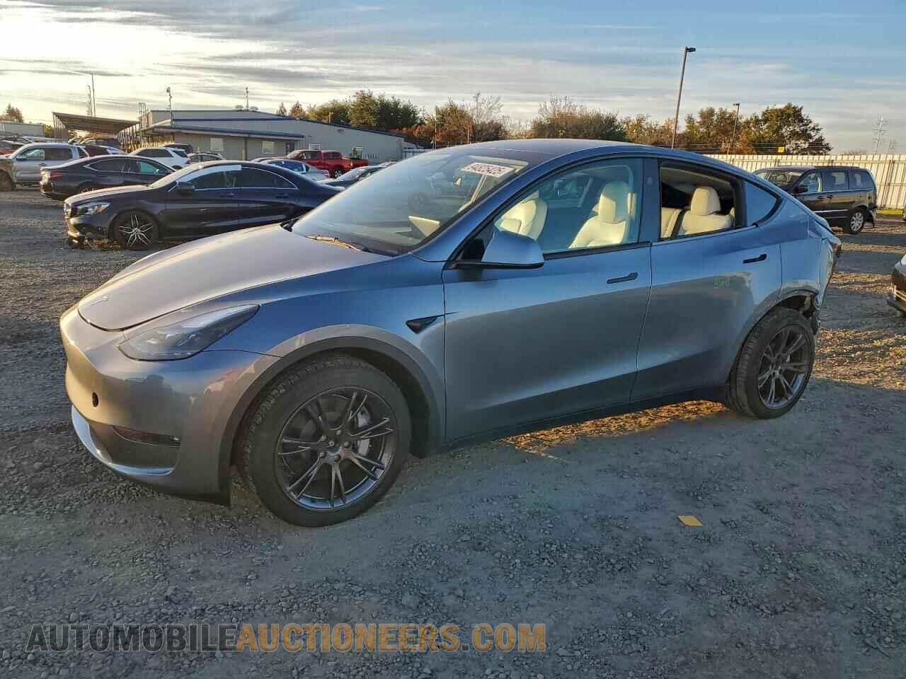 7SAYGAEE5RF163821 TESLA MODEL Y 2024