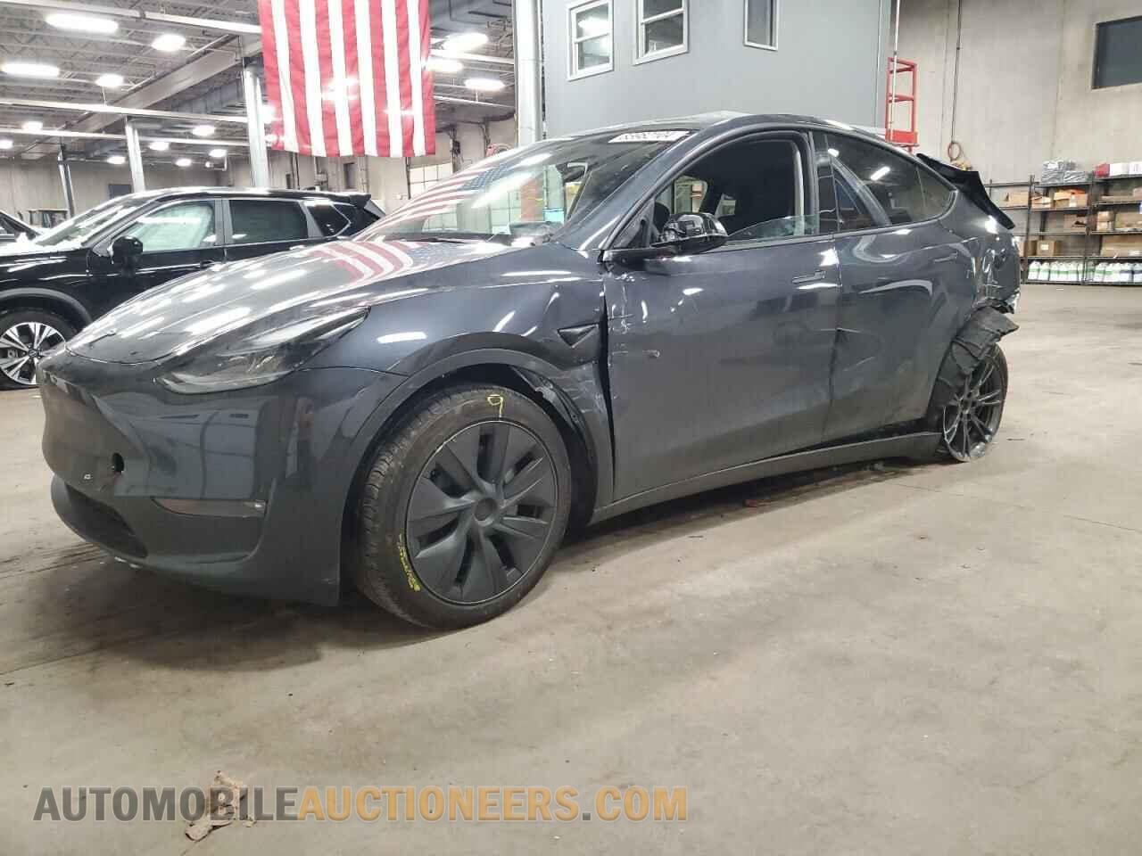 7SAYGAEE8RF200330 TESLA MODEL Y 2024