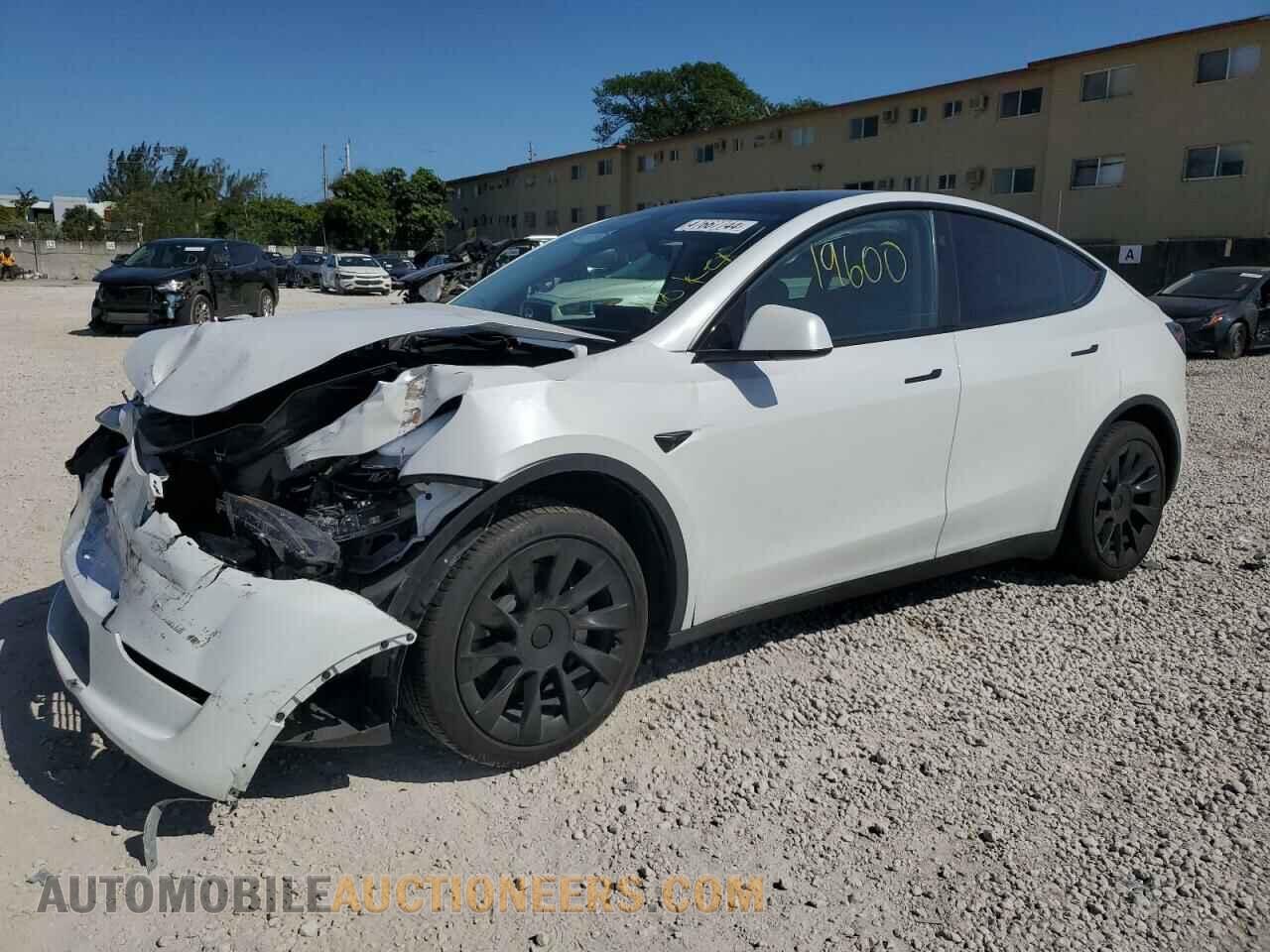 7SAYGAEE9PF856484 TESLA MODEL Y 2023