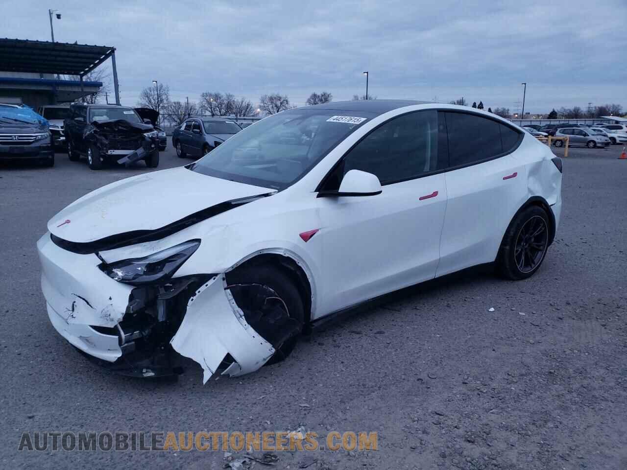 7SAYGAEE9RF099721 TESLA MODEL Y 2024