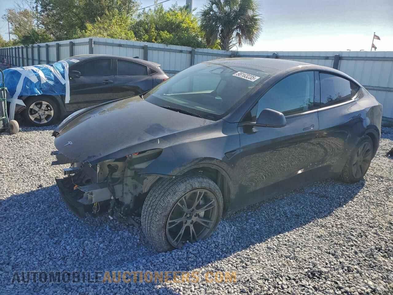 7SAYGAEE9RF200613 TESLA MODEL Y 2024