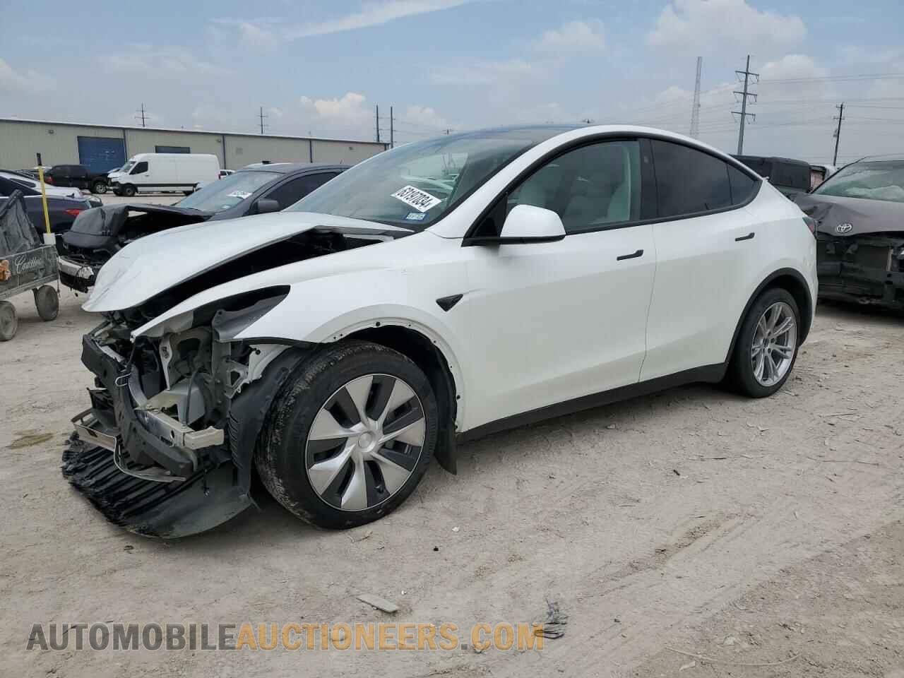7SAYGAEEXRF983697 TESLA MODEL Y 2024