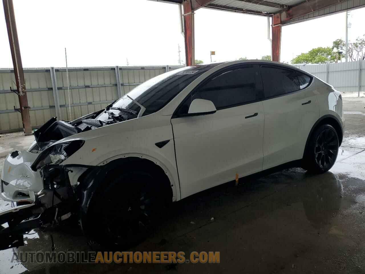 7SAYGDED0RF034717 TESLA MODEL Y 2024