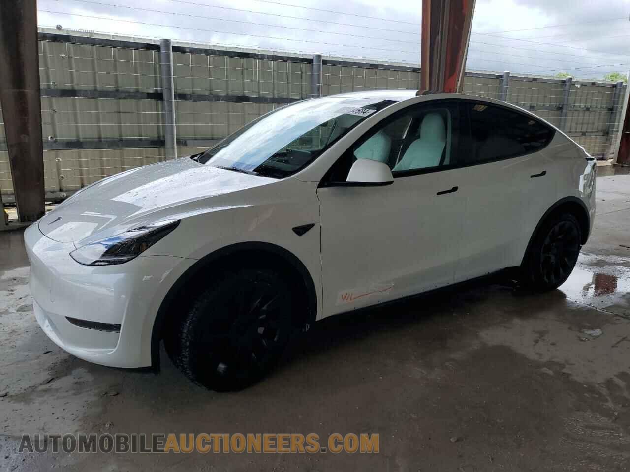 7SAYGDED0RF048116 TESLA MODEL Y 2024
