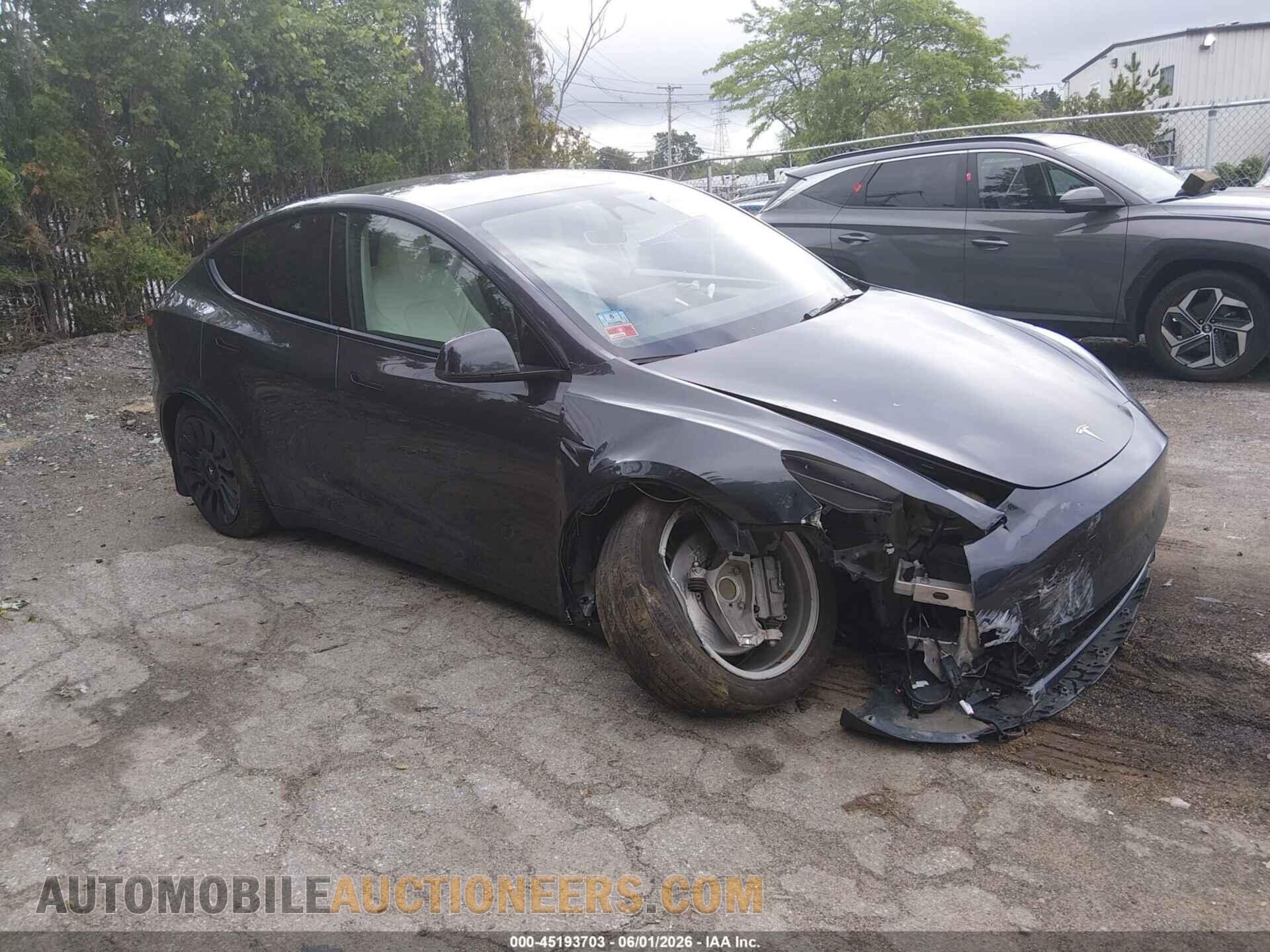 7SAYGDED0RF093475 TESLA MODEL Y 2024