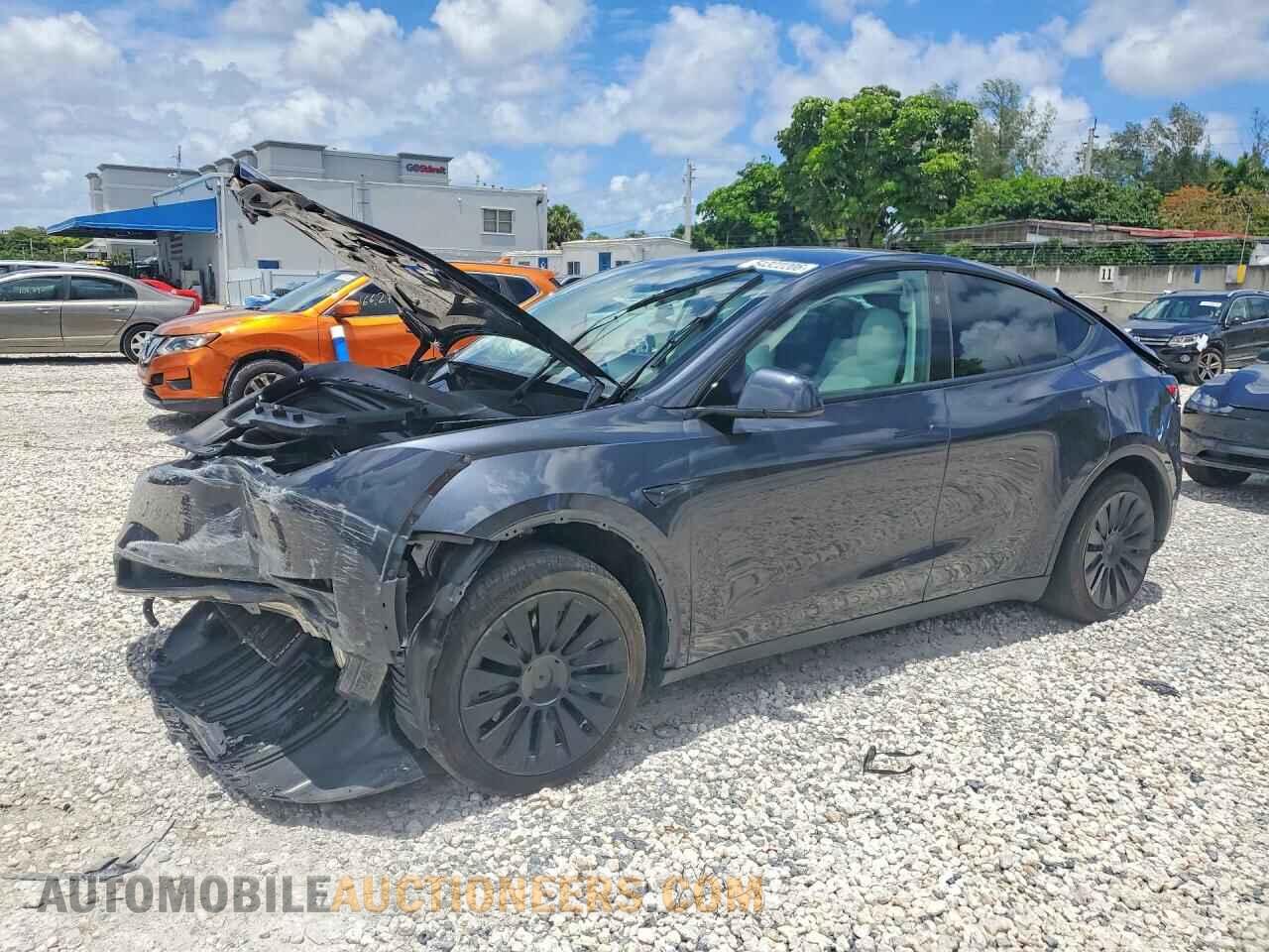 7SAYGDED1RF034256 TESLA MODEL Y 2024