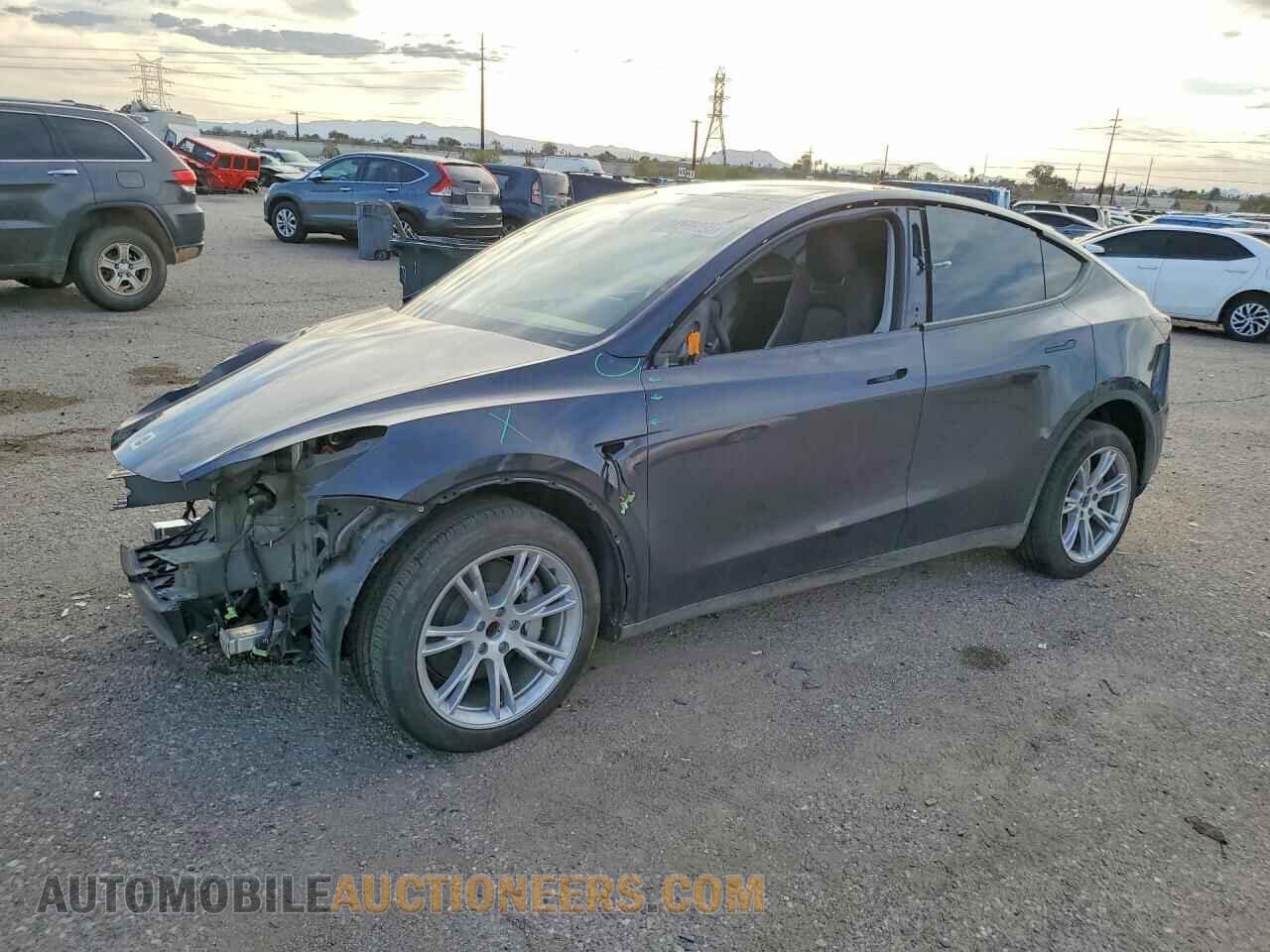7SAYGDED1RF078080 TESLA MODEL Y 2024
