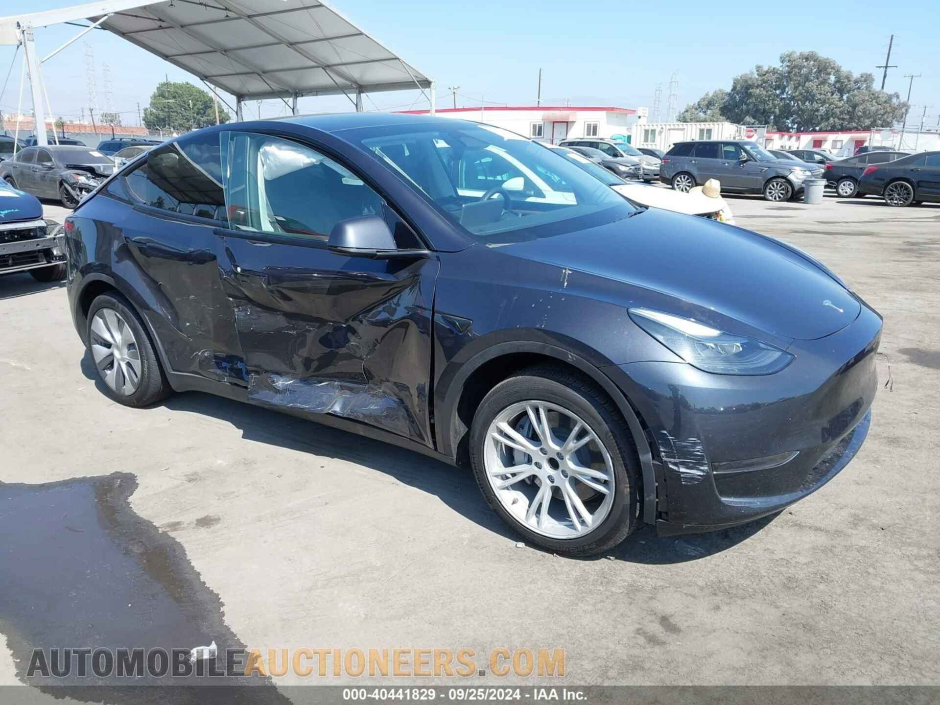 7SAYGDED1RF097972 TESLA MODEL Y 2024