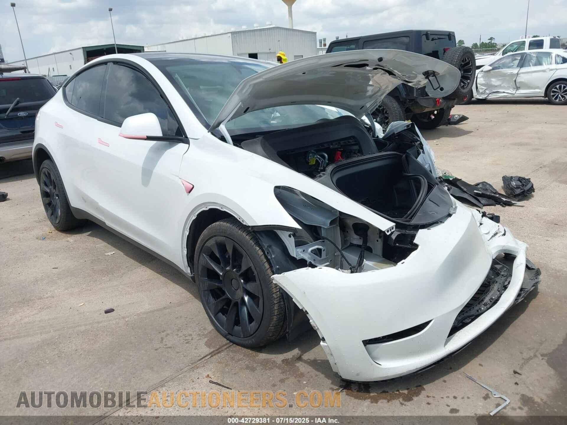 7SAYGDED2RF035190 TESLA MODEL Y 2024